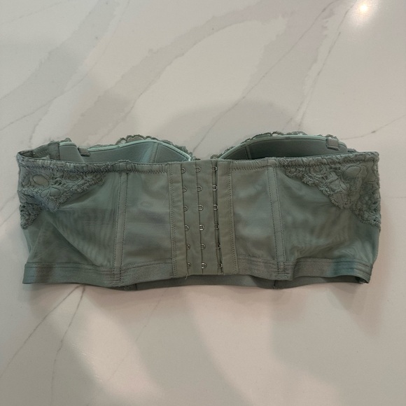 Victoria Secret Lace Bandeau Bra - Picture 2 of 8
